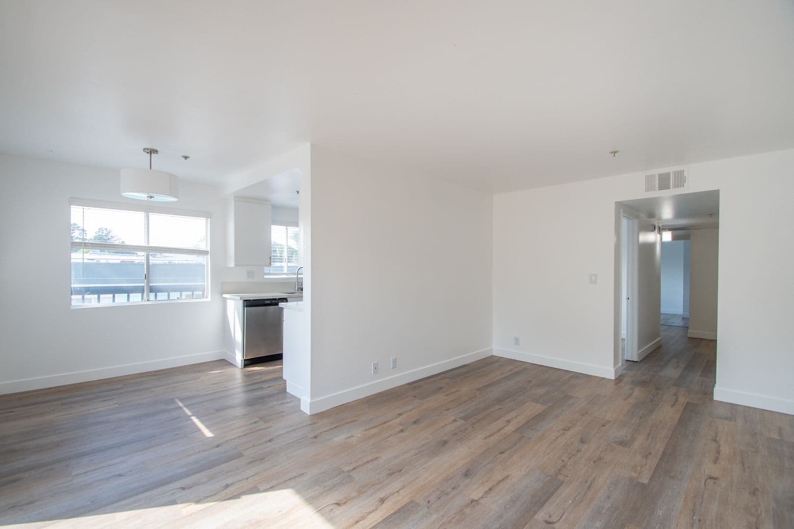 North Hollywood Apartment: 5002 Tujunga Avenue