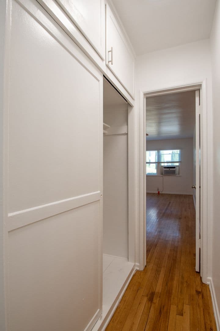 North Hollywood Apartment: 6308 Vineland Avenue