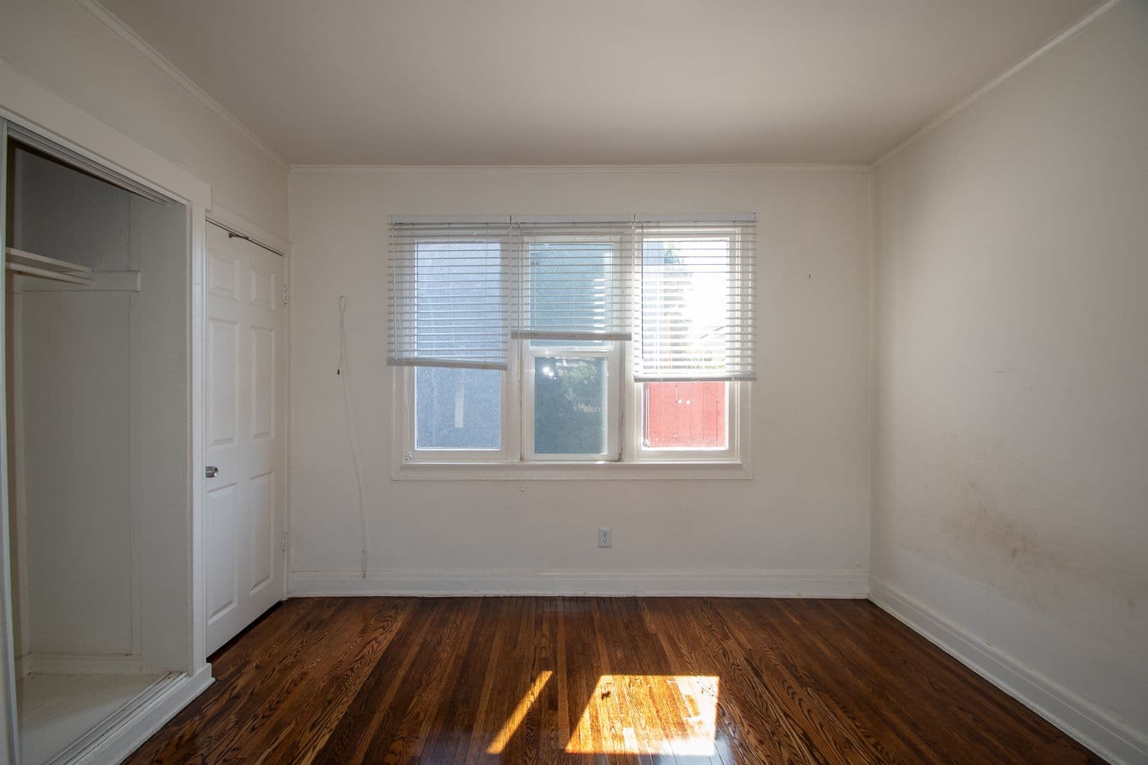 Los Angeles Apartment: 5212 Fountain Avenue