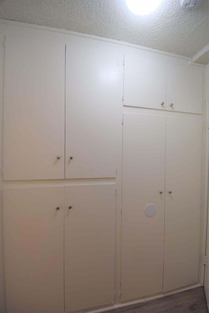 North Hollywood Apartment: 10855 Morrison Street