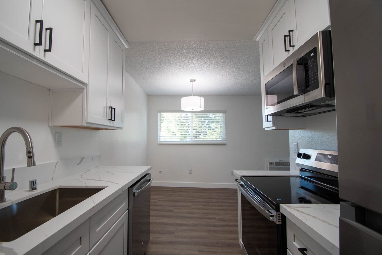 Van Nuys Apartment: 13019 Oxnard Street