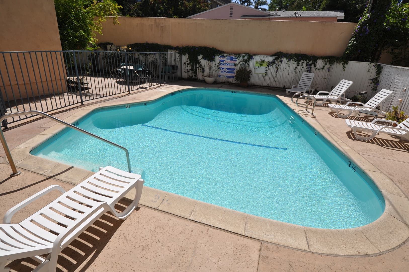 Studio City Apartment: 4225 Mary Ellen Avenue