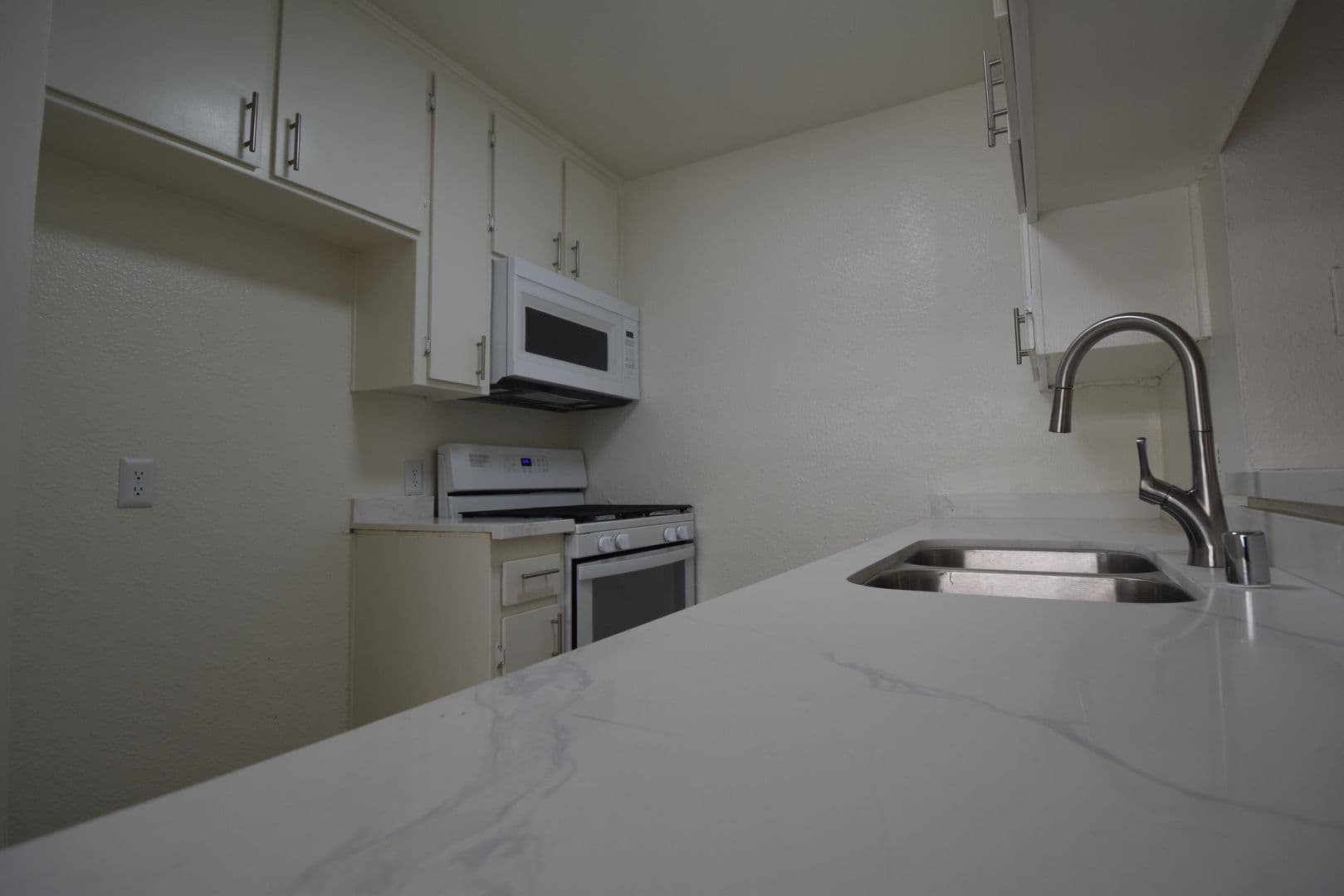 Canoga Park Apartment: 21018 Gresham Street