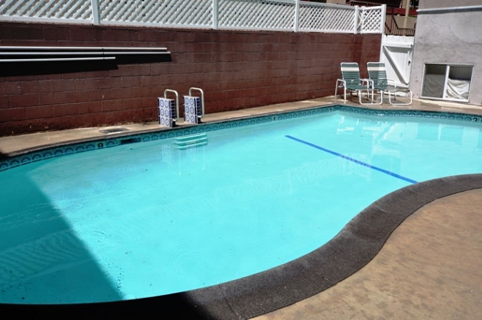 North Hollywood Apartment: 11310 Camarillo Street