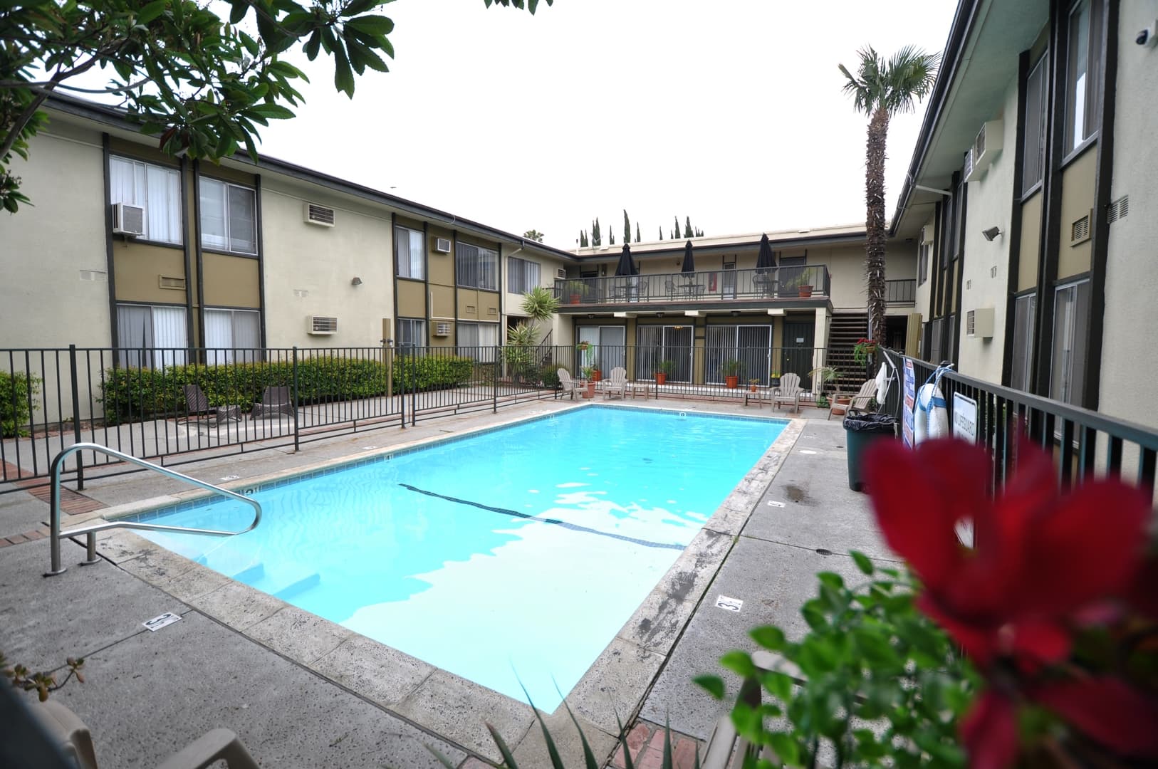 Van Nuys Apartment: 7350 Kester Avenue