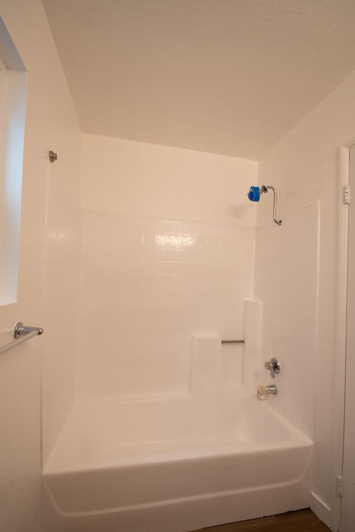North Hollywood Apartment: 11416 Albers Street