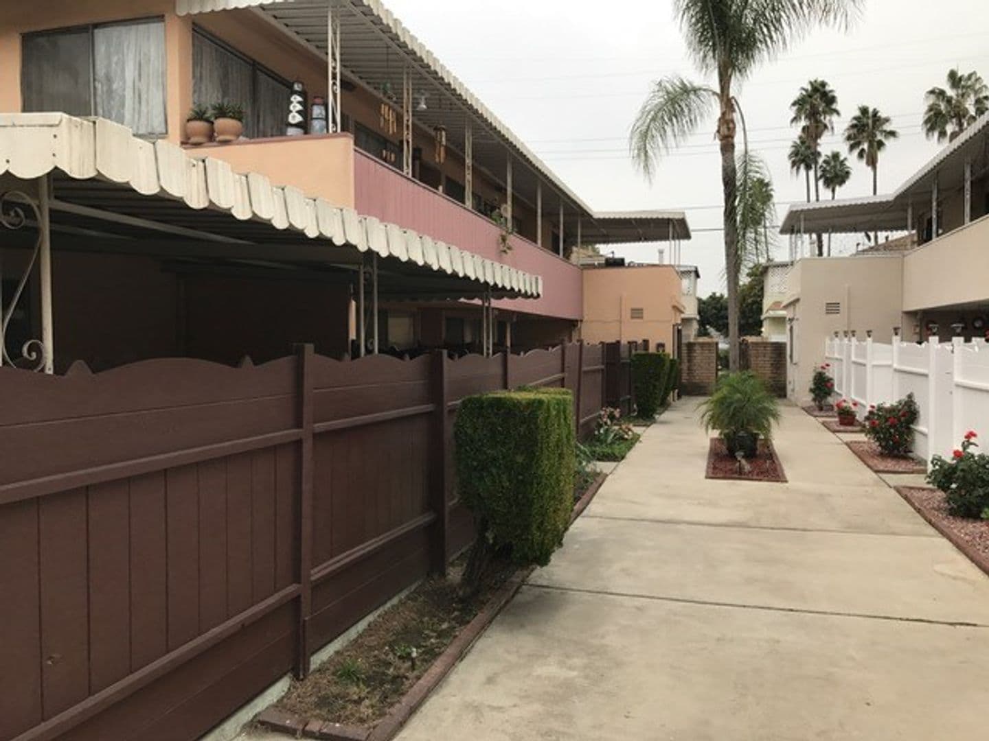 North Hollywood Apartment: 6665 Rhodes Avenue