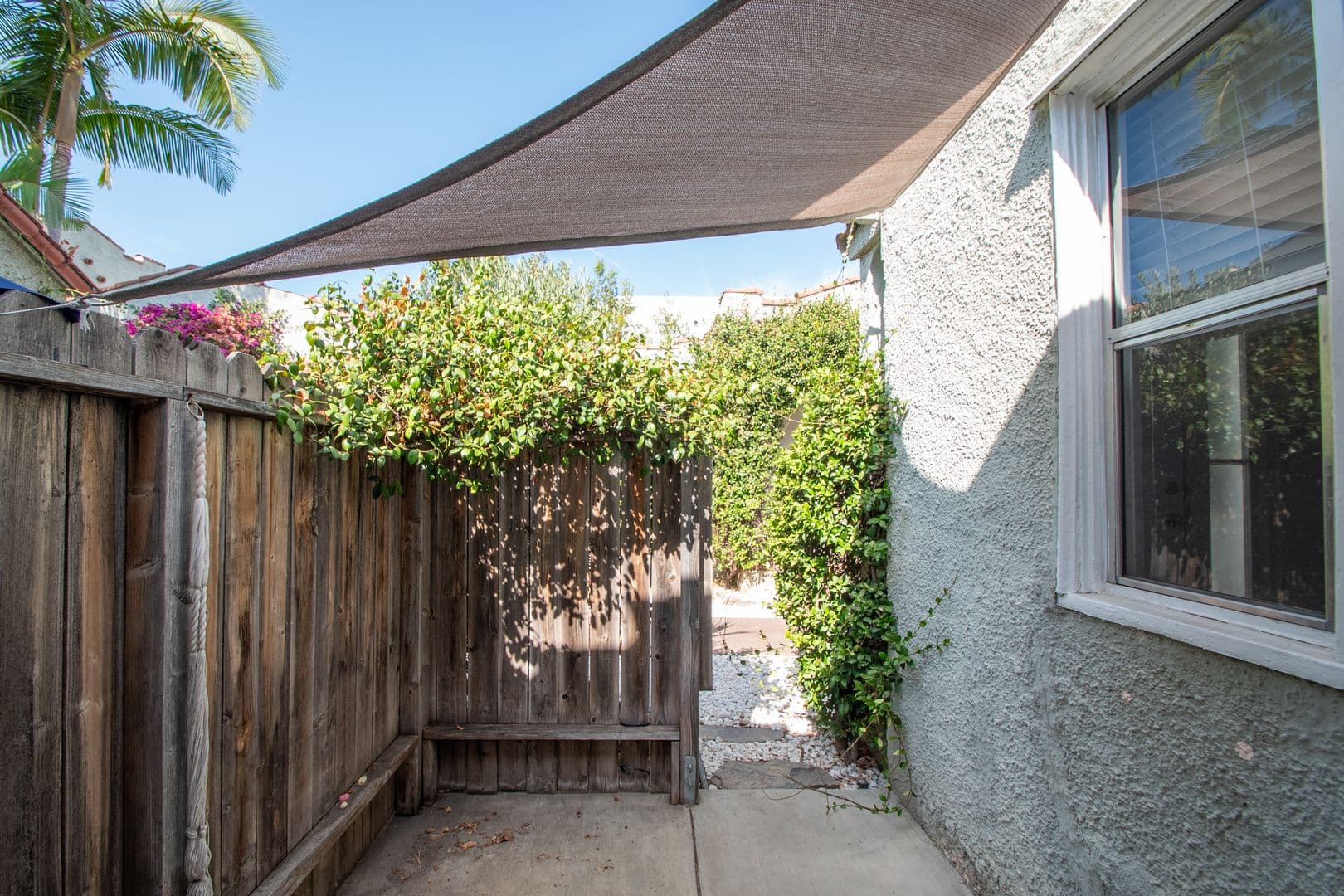 Los Angeles Apartment: 5212 Fountain Avenue