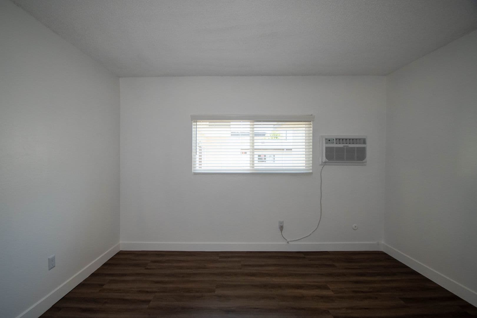 Van Nuys Apartment: 13019 Oxnard Street