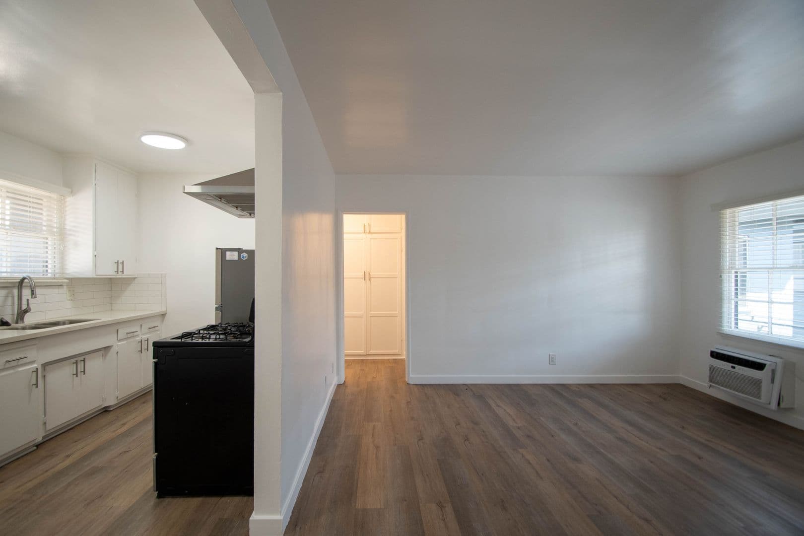 Valley Village Apartment: 12807-13 Burbank Blvd