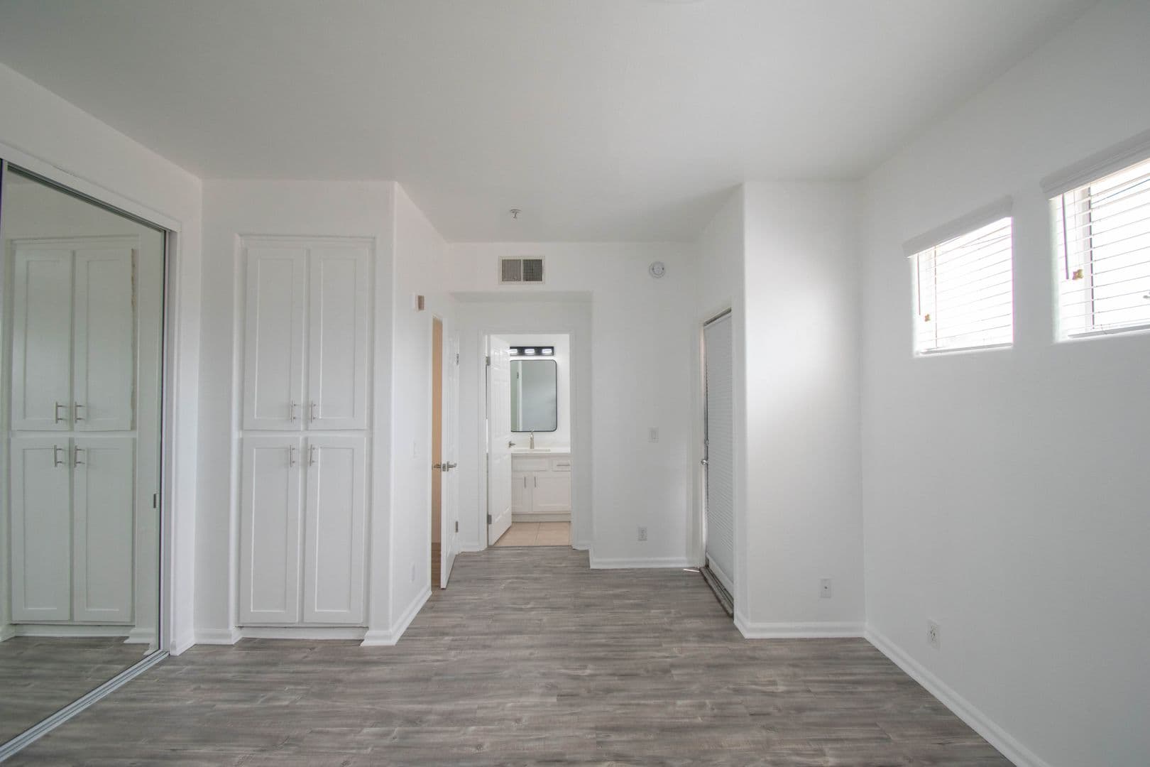Los Angeles Apartment: 425 Alvarado Street
