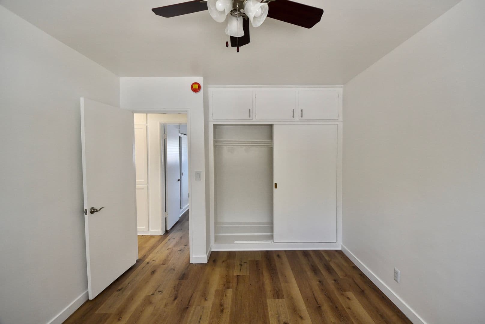 Newhall Apartment: 24743 Apple Street