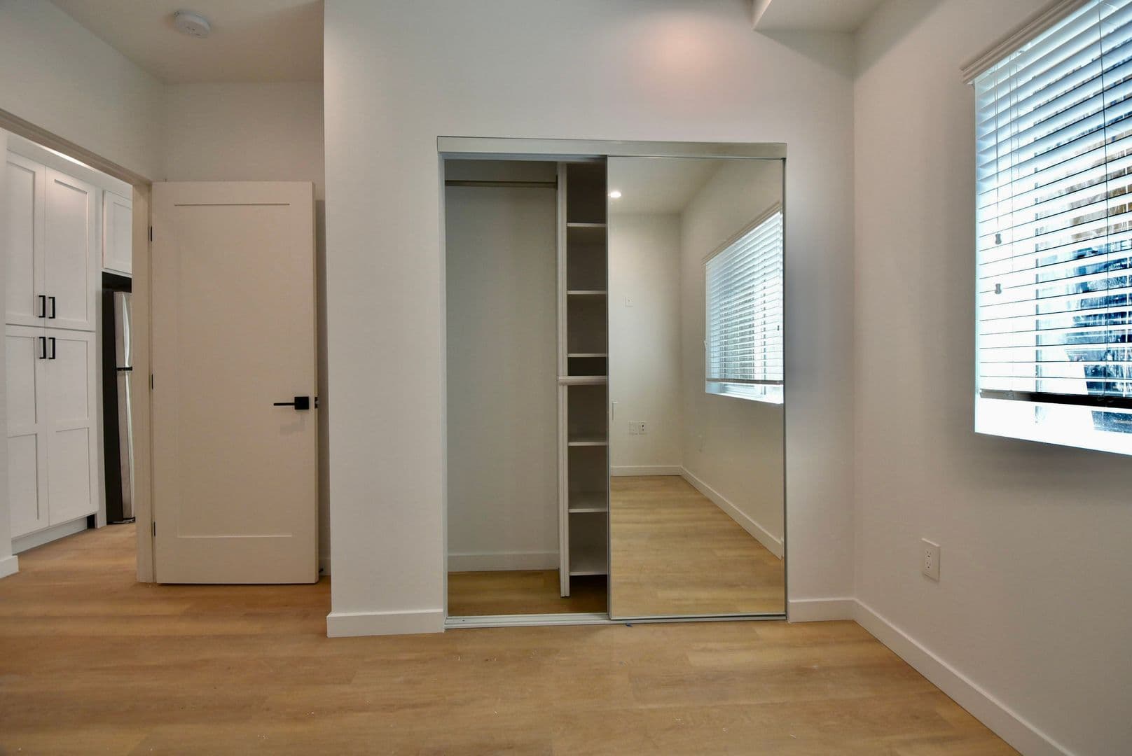 Los Angeles Apartment: 1415 S Sierra Bonita Avenue