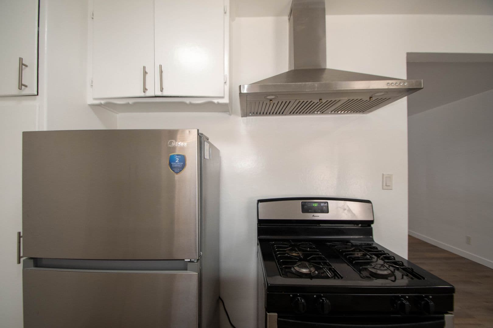 Valley Village Apartment: 12807-13 Burbank Blvd