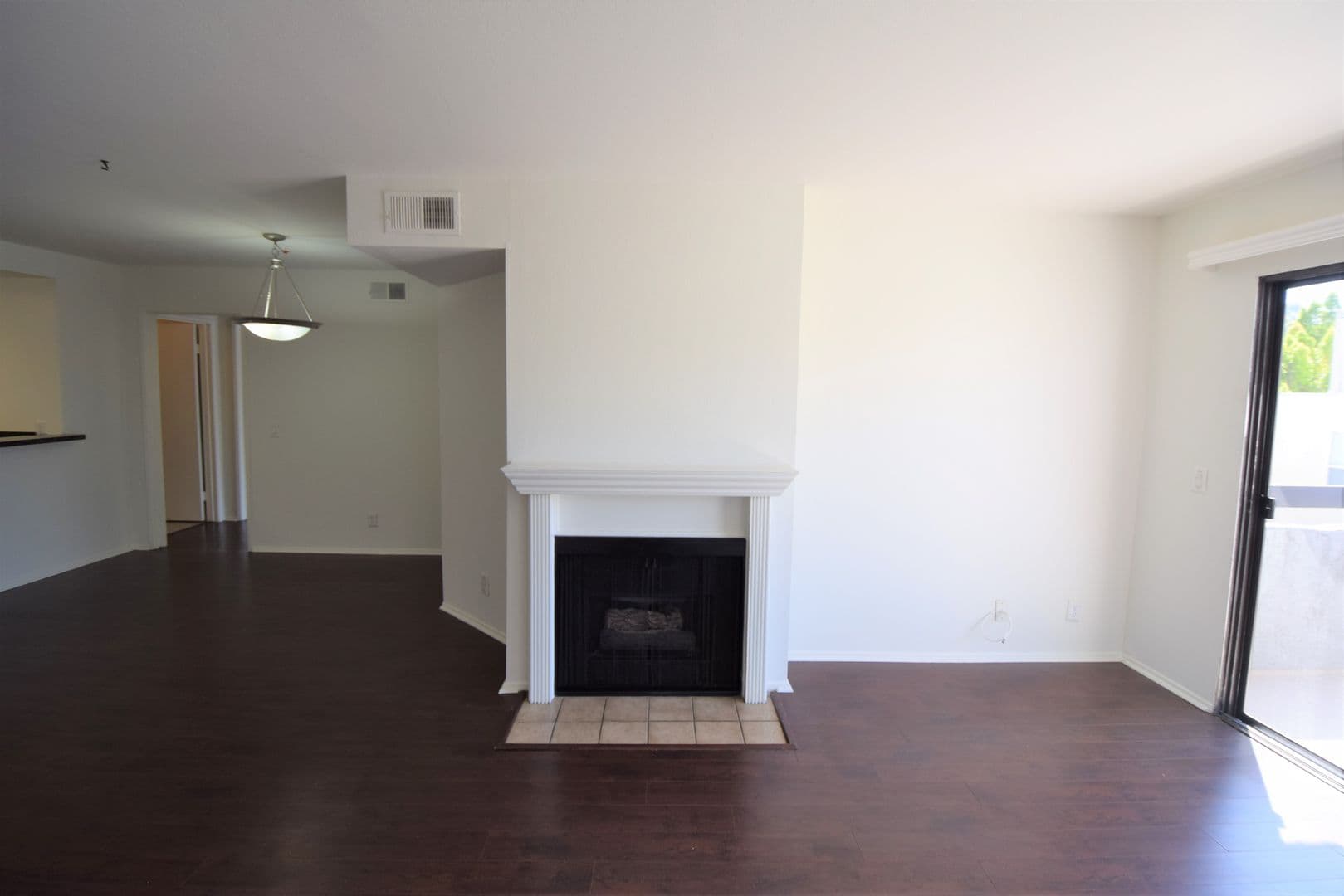 Studio City Apartment: 3960 Carpenter Avenue