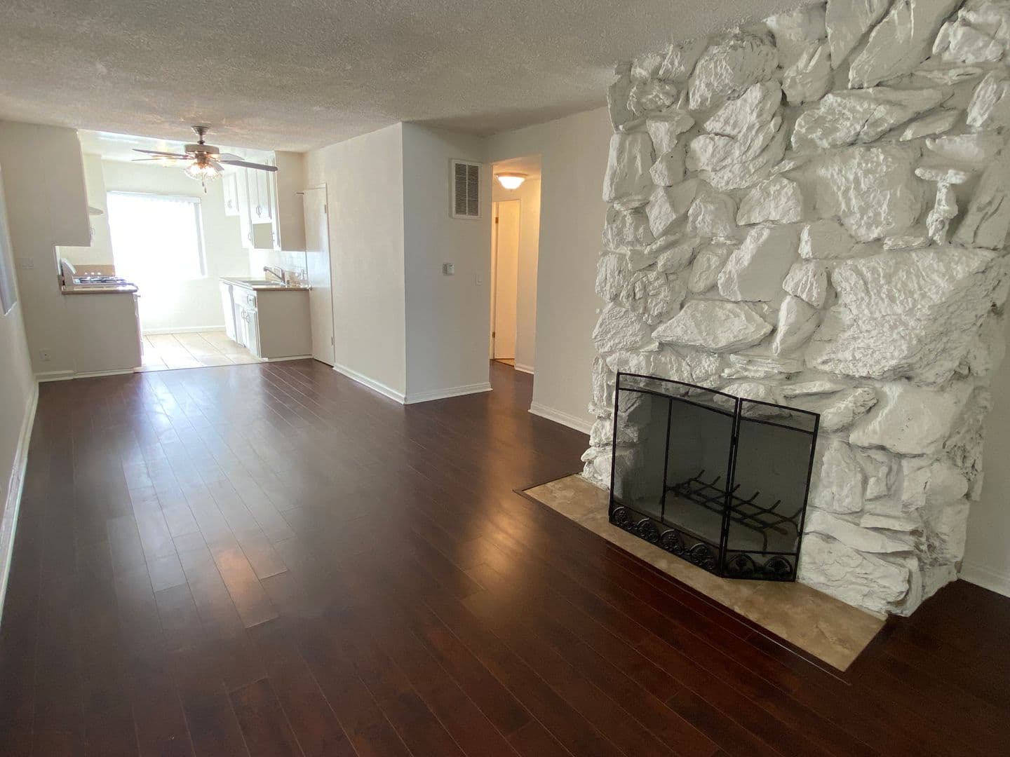 North Hollywood Apartment: 10745 Hortense Avenue