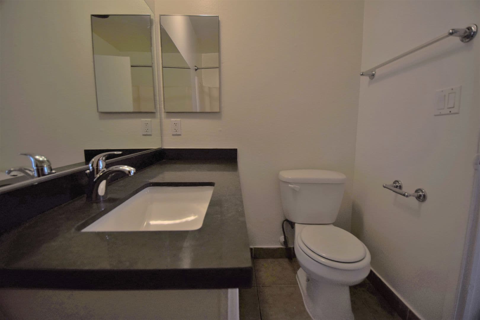 Sherman Oaks Apartment: 14312 Tiara Street