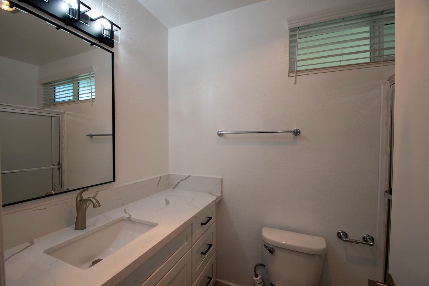 Van Nuys Apartment: 13019 Oxnard Street