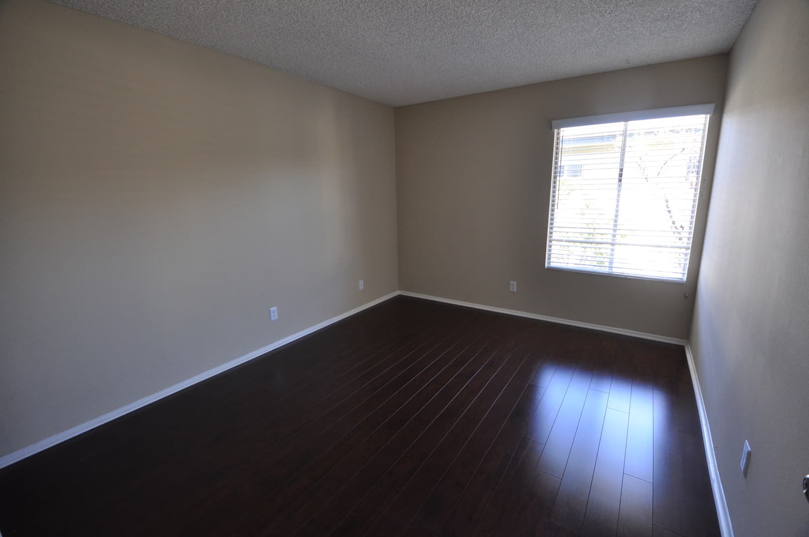 Van Nuys Apartment: 7350 Kester Avenue