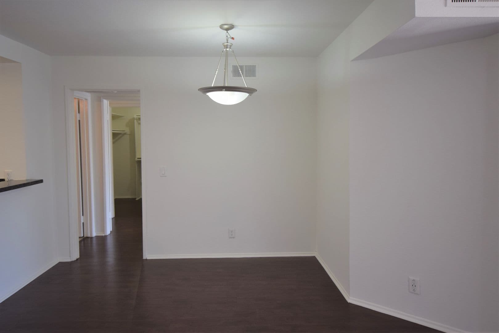 Studio City Apartment: 3960 Carpenter Avenue