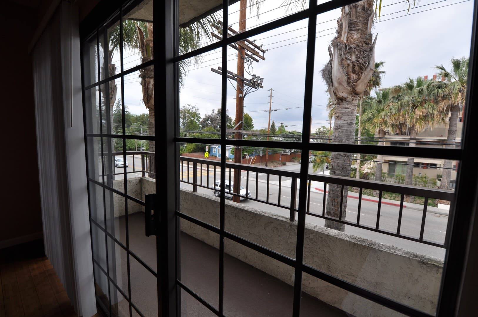 Studio City Apartment: 11594 Moorpark Street