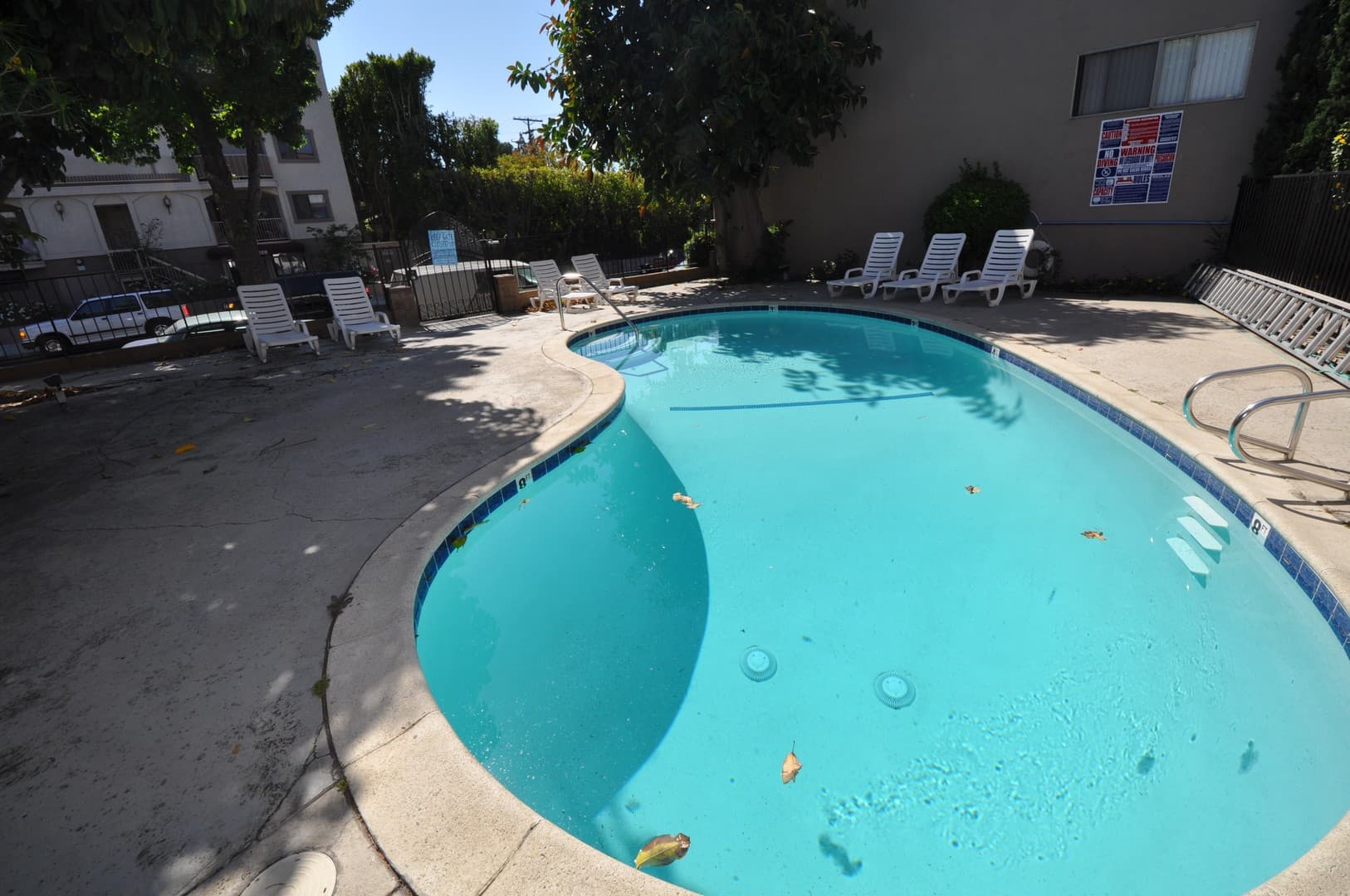 North Hollywood Apartment: 12241 Burbank Boulevard