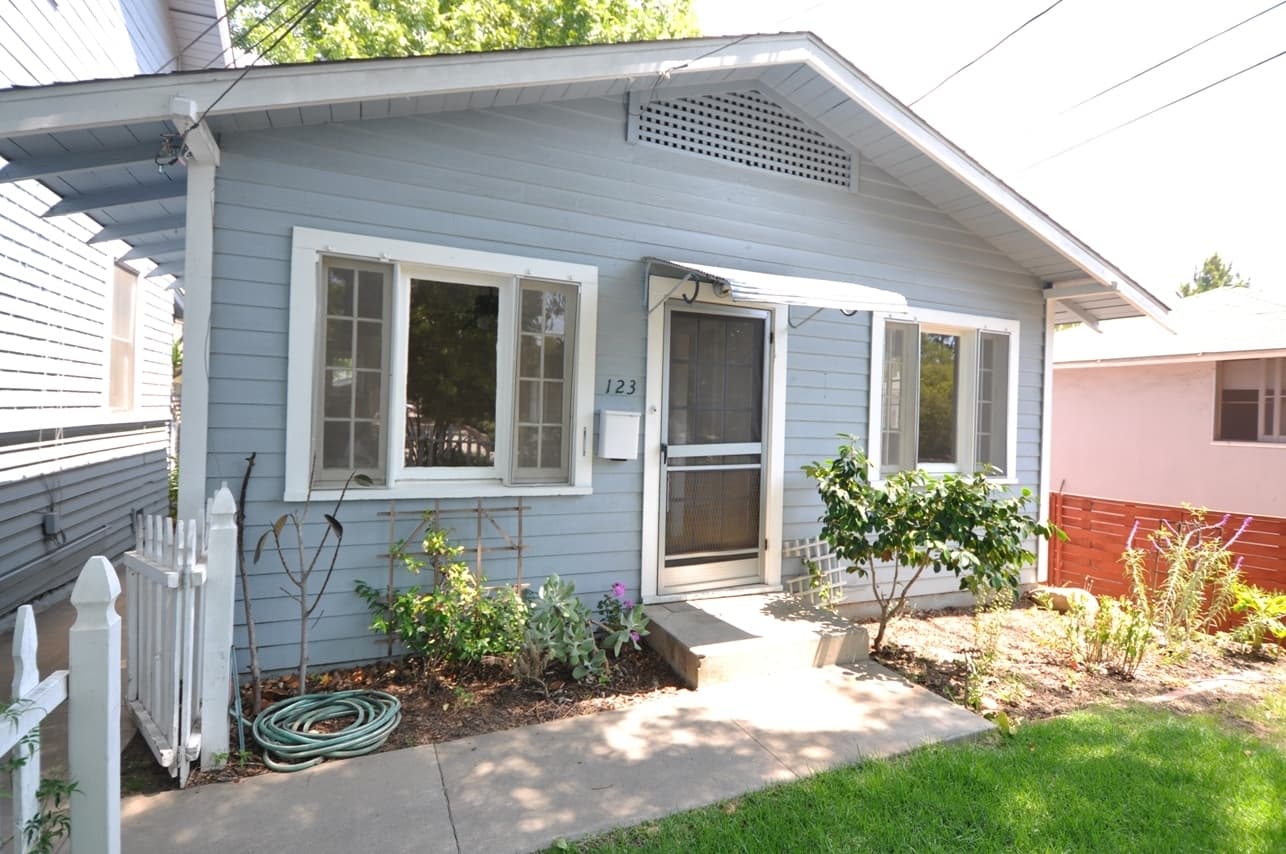 Santa Barbara Apartment: 121 W Arrellaga Street