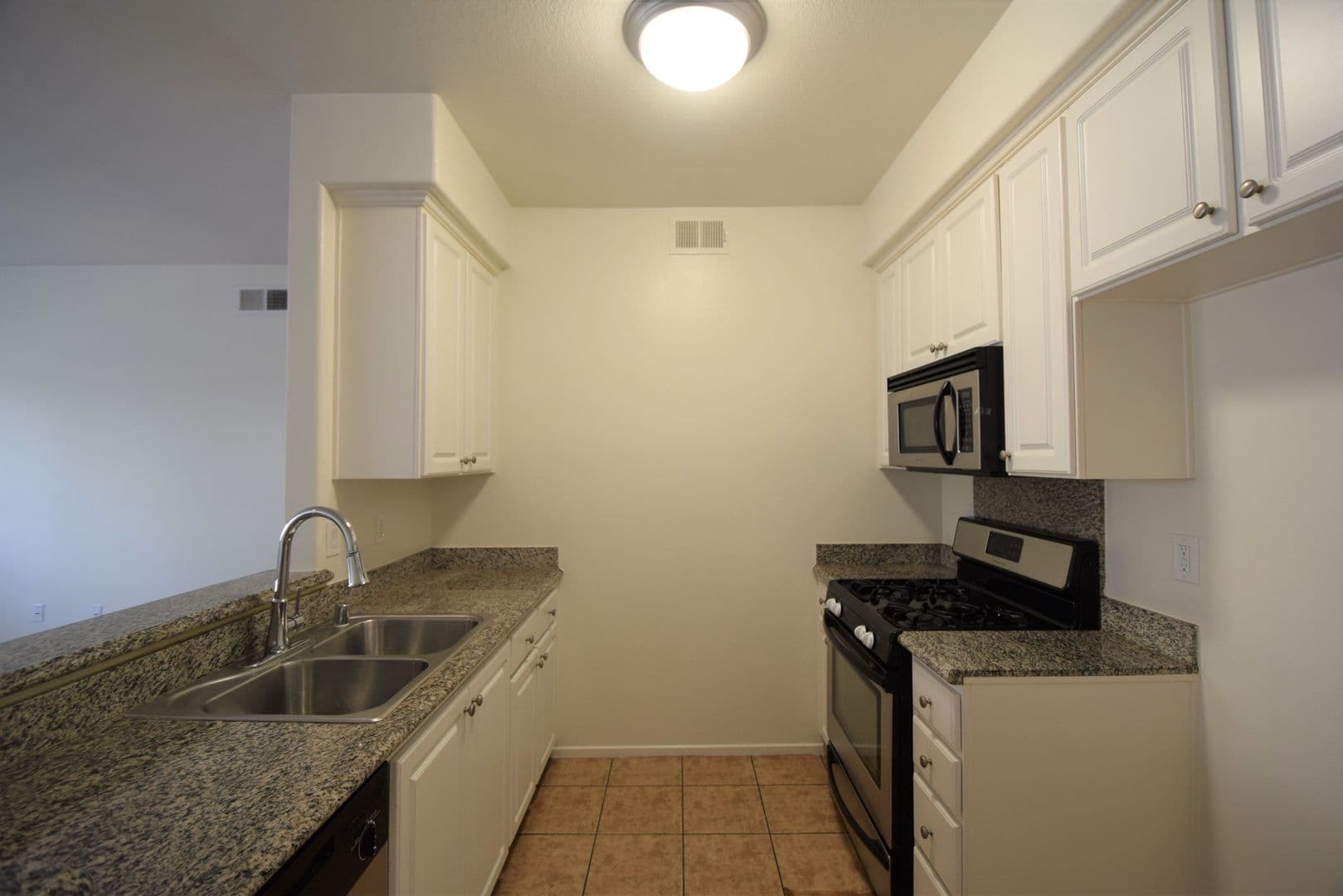 North Hollywood Apartment: 5500 Bonner Avenue
