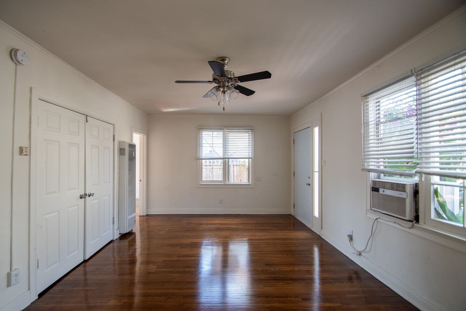 Los Angeles Apartment: 5212 Fountain Avenue