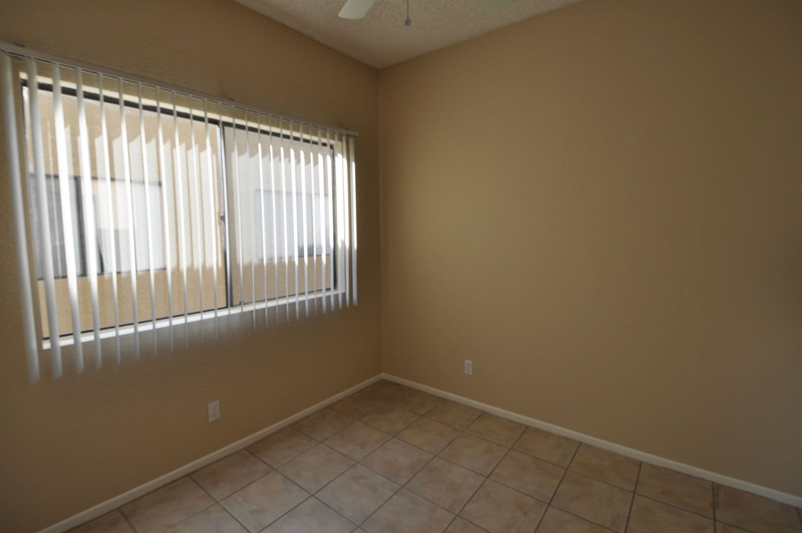 Valley Village Apartment: 12142-50 Oxnard St
