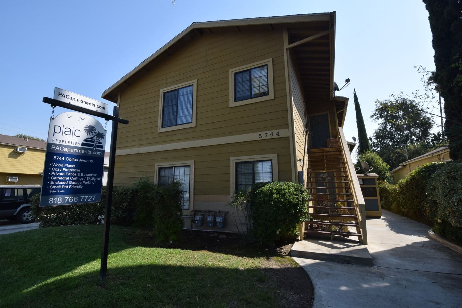 North Hollywood Apartment: 5744 Colfax Avenue