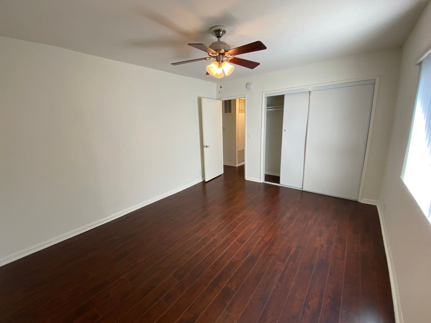 North Hollywood Apartment: 10745 Hortense Avenue