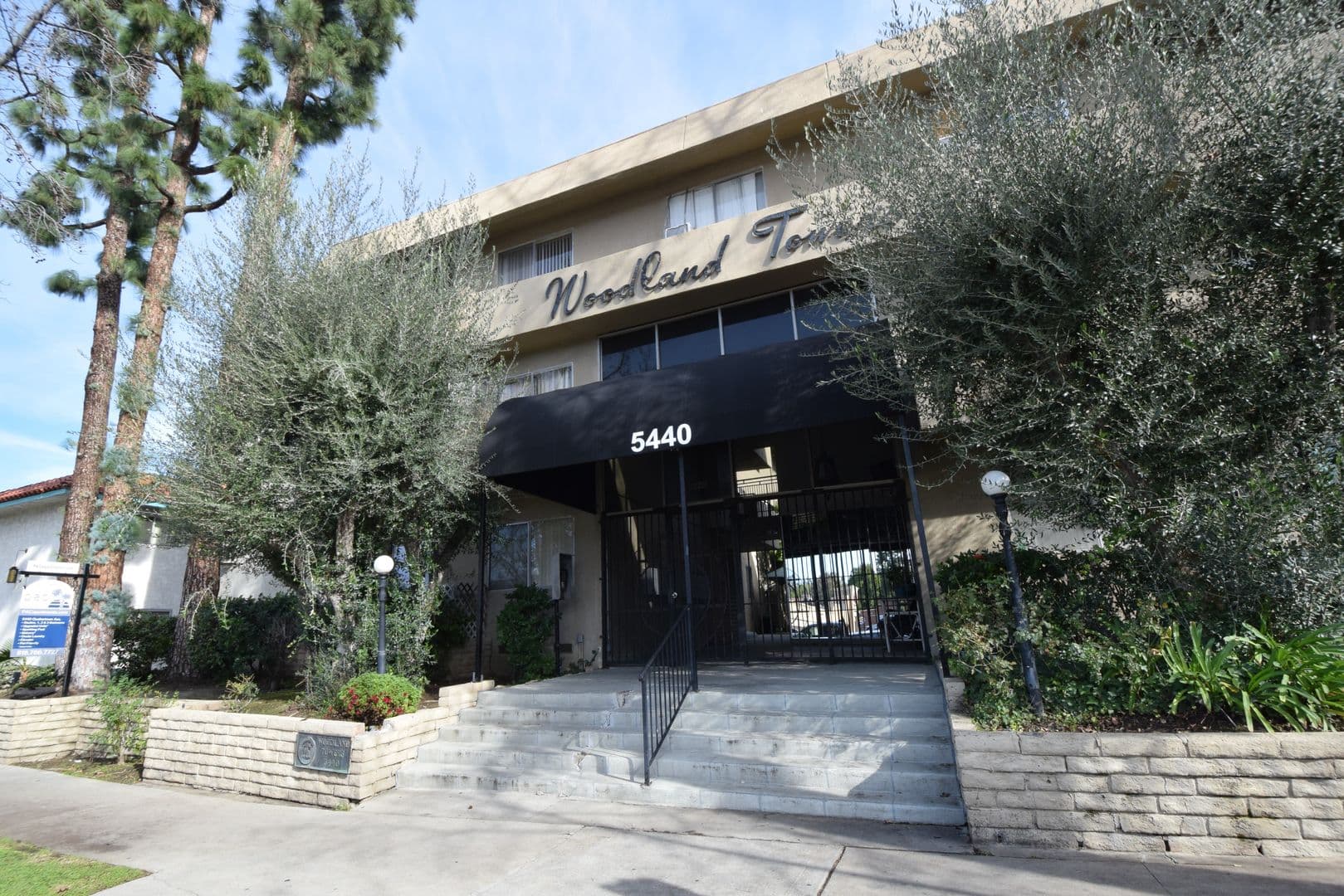 Woodland Hills Apartment: 5440 Quakertown Avenue