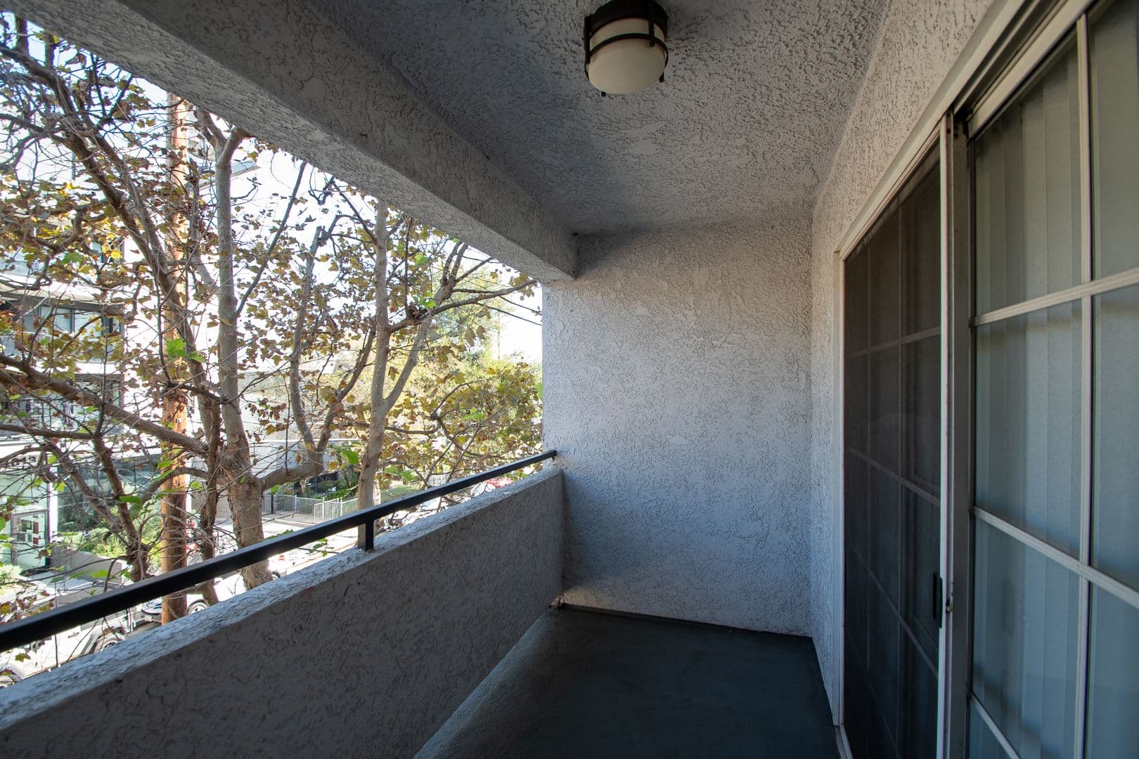 North Hollywood Apartment: 11030 Hartsook Street