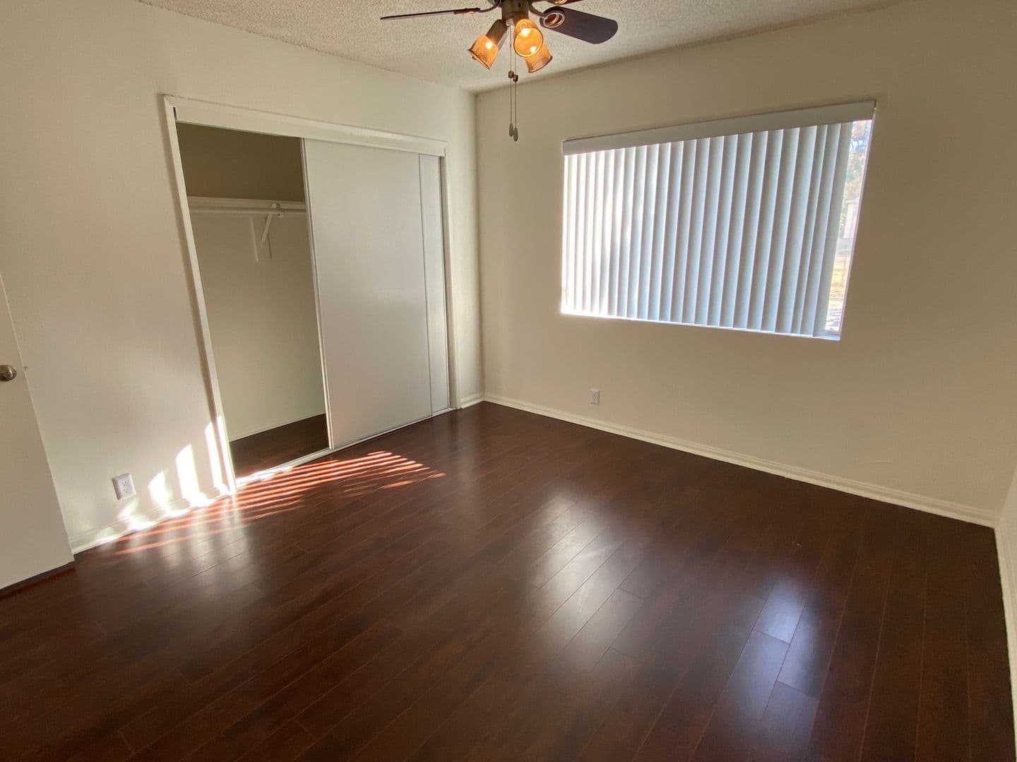 North Hollywood Apartment: 10745 Hortense Avenue