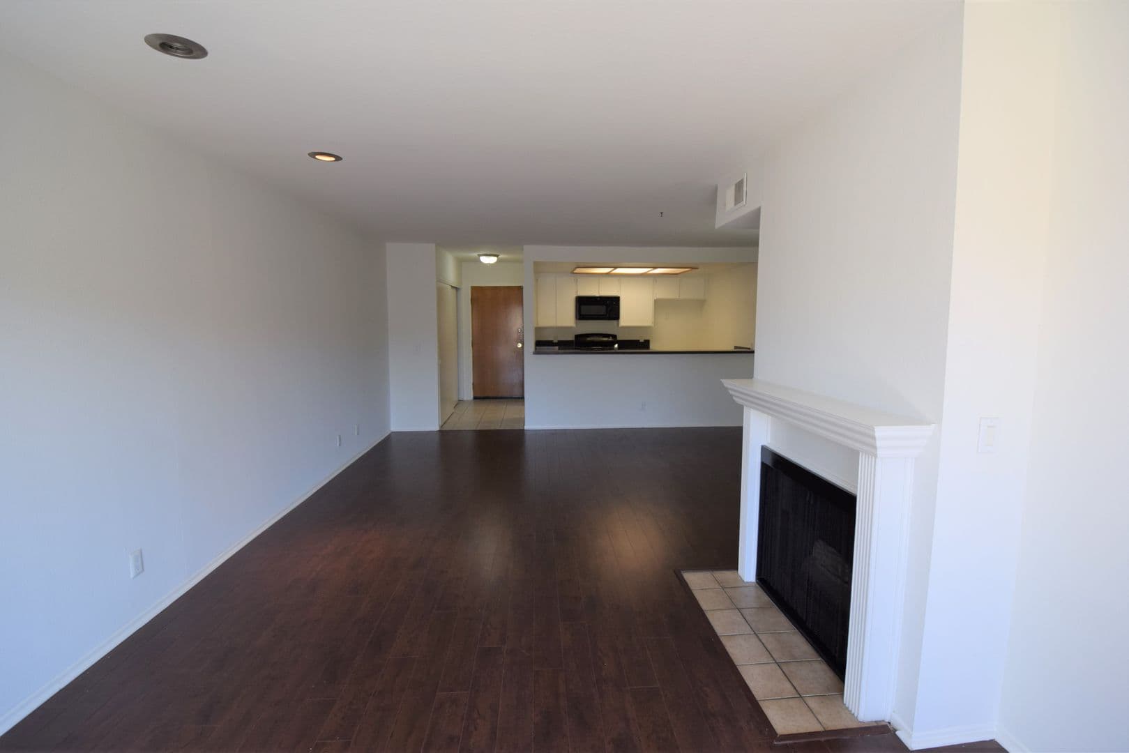Studio City Apartment: 3960 Carpenter Avenue