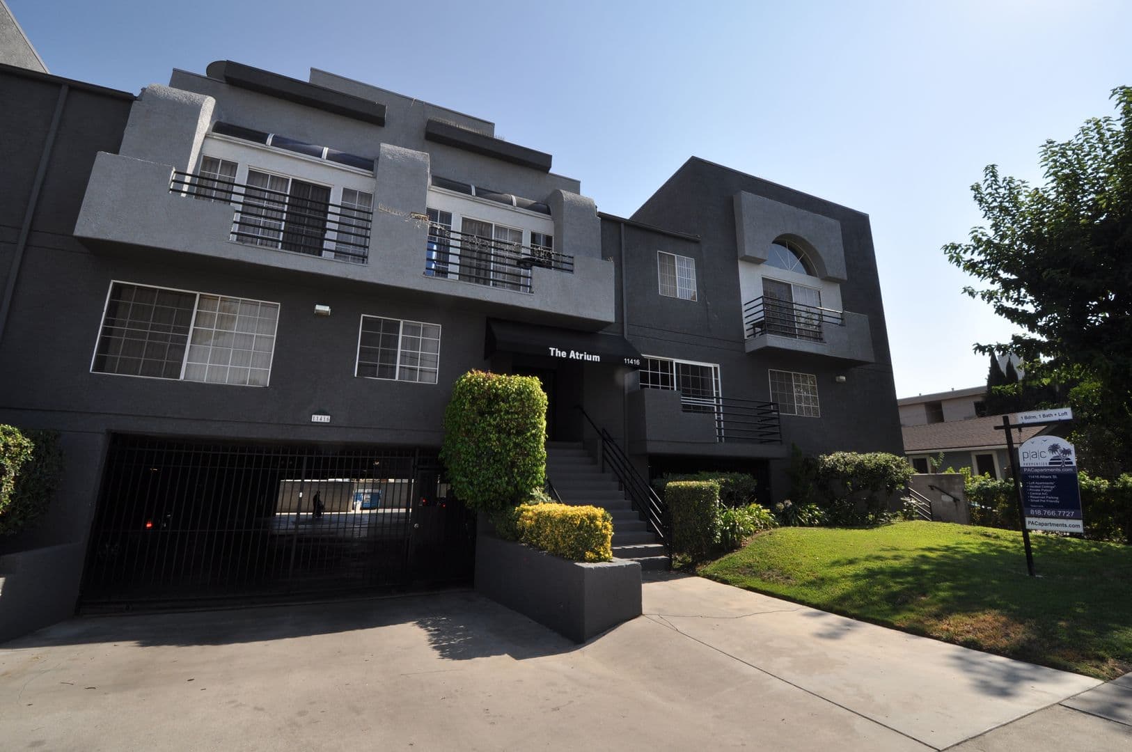North Hollywood Apartment: 11416 Albers Street