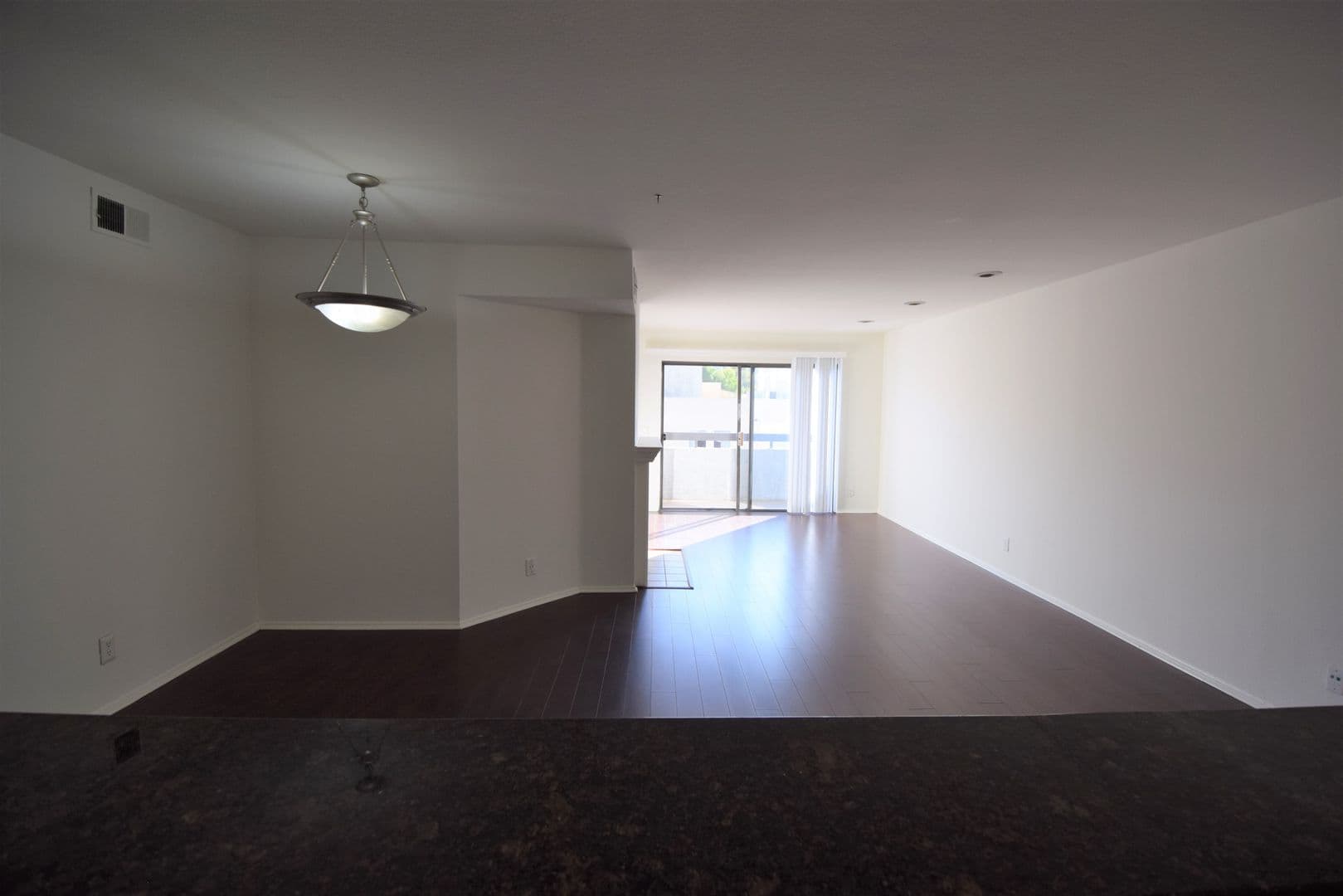 Studio City Apartment: 3960 Carpenter Avenue
