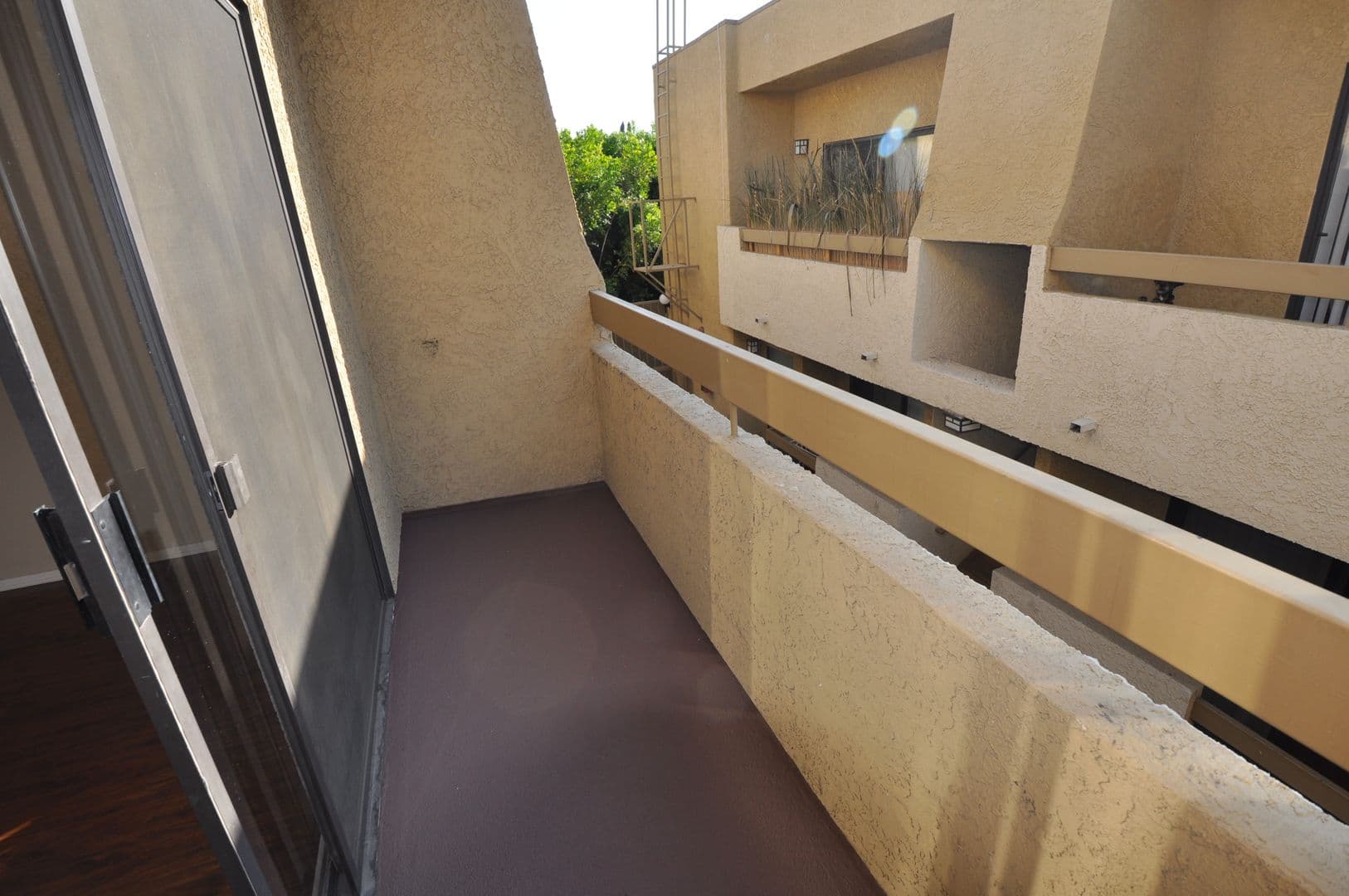 Valley Village Apartment: 12142-50 Oxnard St