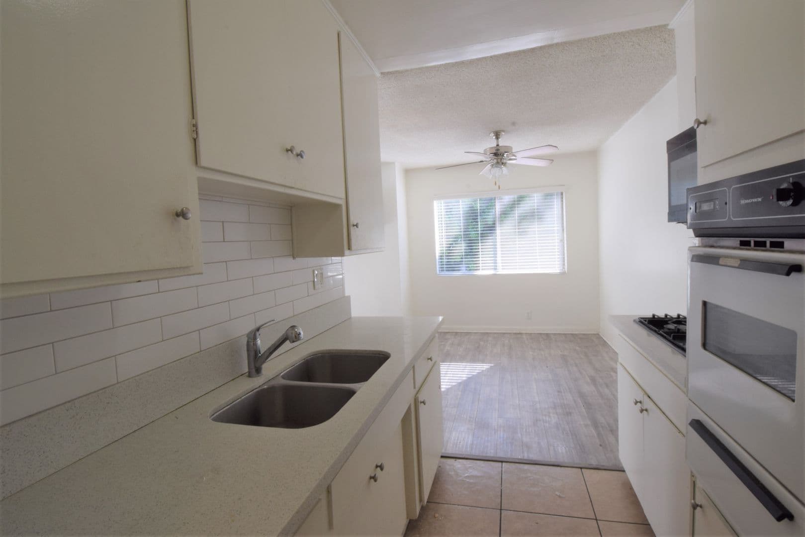 Valley Village Apartment: 12050 Tiara Street
