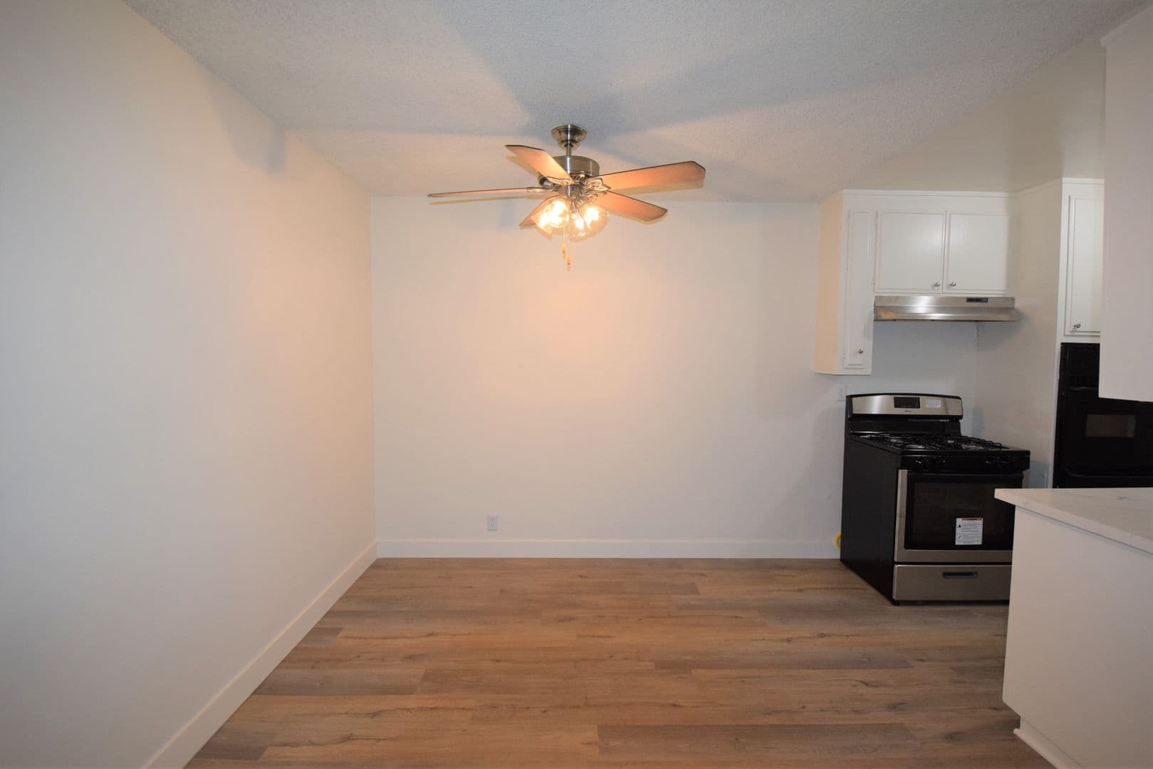 North Hollywood Apartment: 10855 Morrison Street