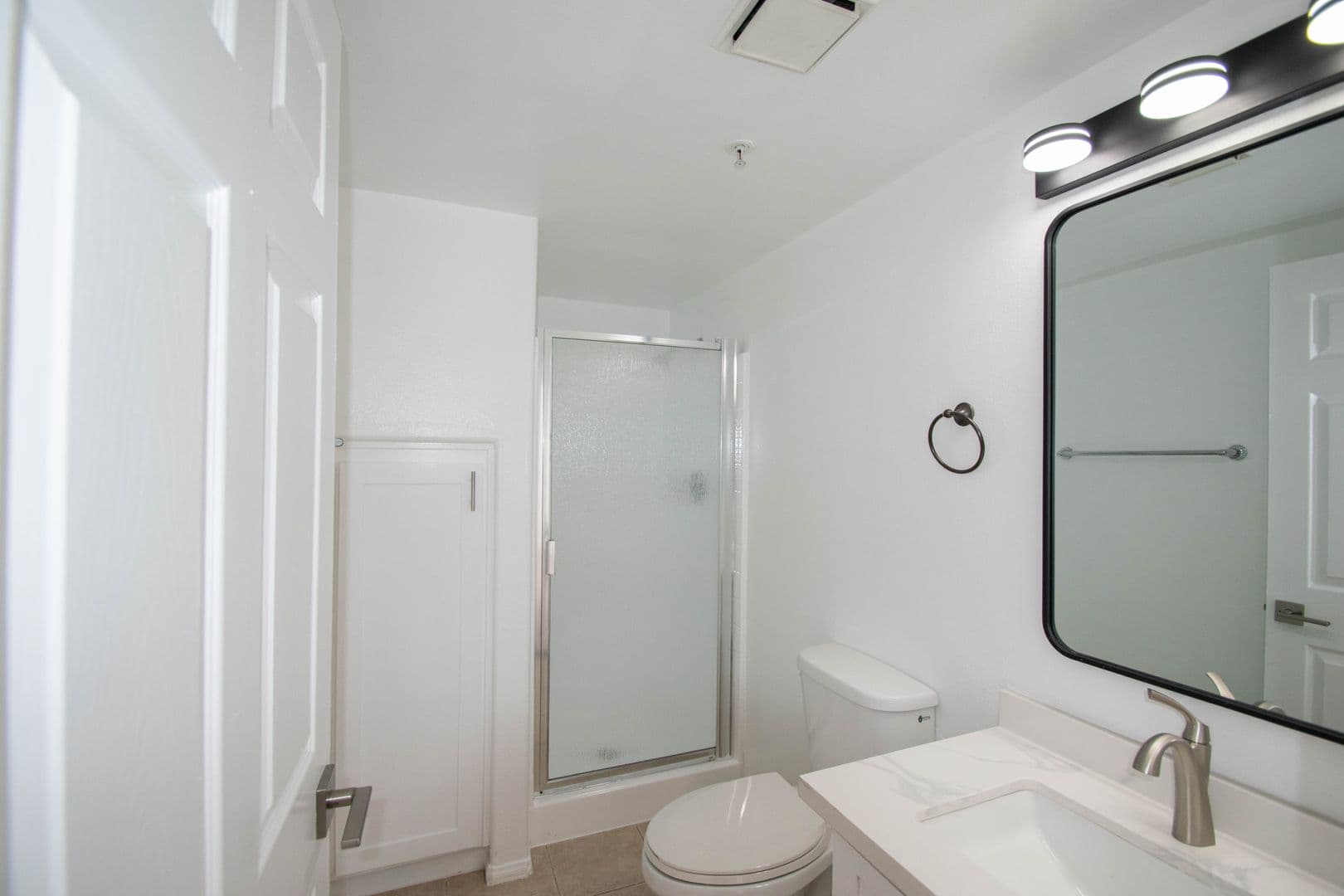 Los Angeles Apartment: 425 Alvarado Street