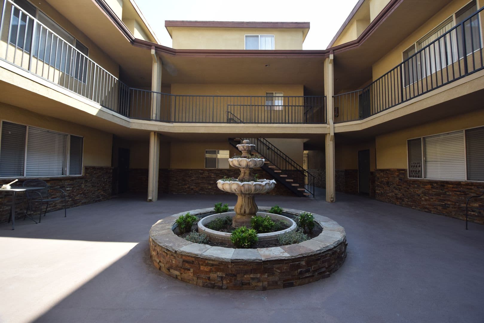 North Hollywood Apartment: 6401 Riverton Avenue