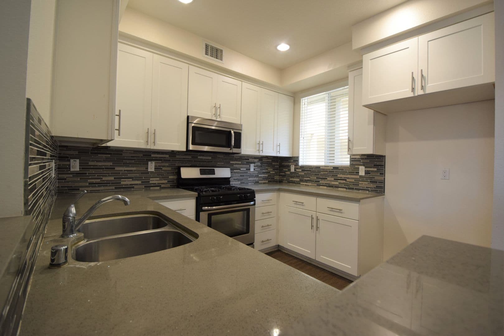 Panorama City Apartment: 7851 Ventura Canyon Avenue