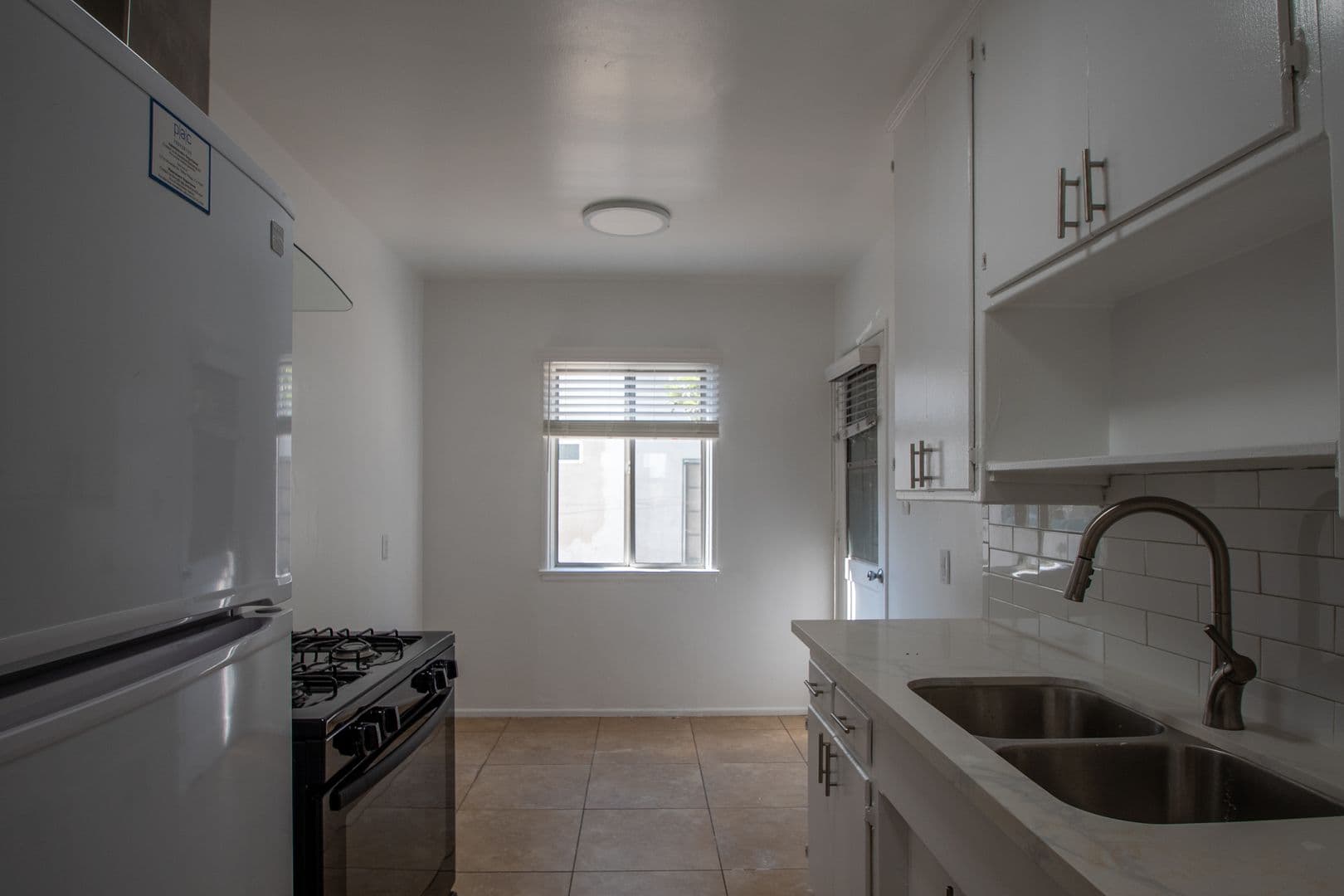North Hollywood Apartment: 6308 Vineland Avenue