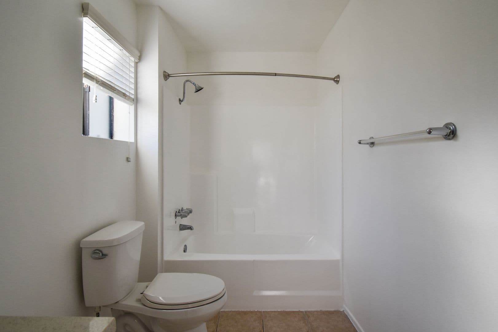 North Hollywood Apartment: 12338 Oxnard Street