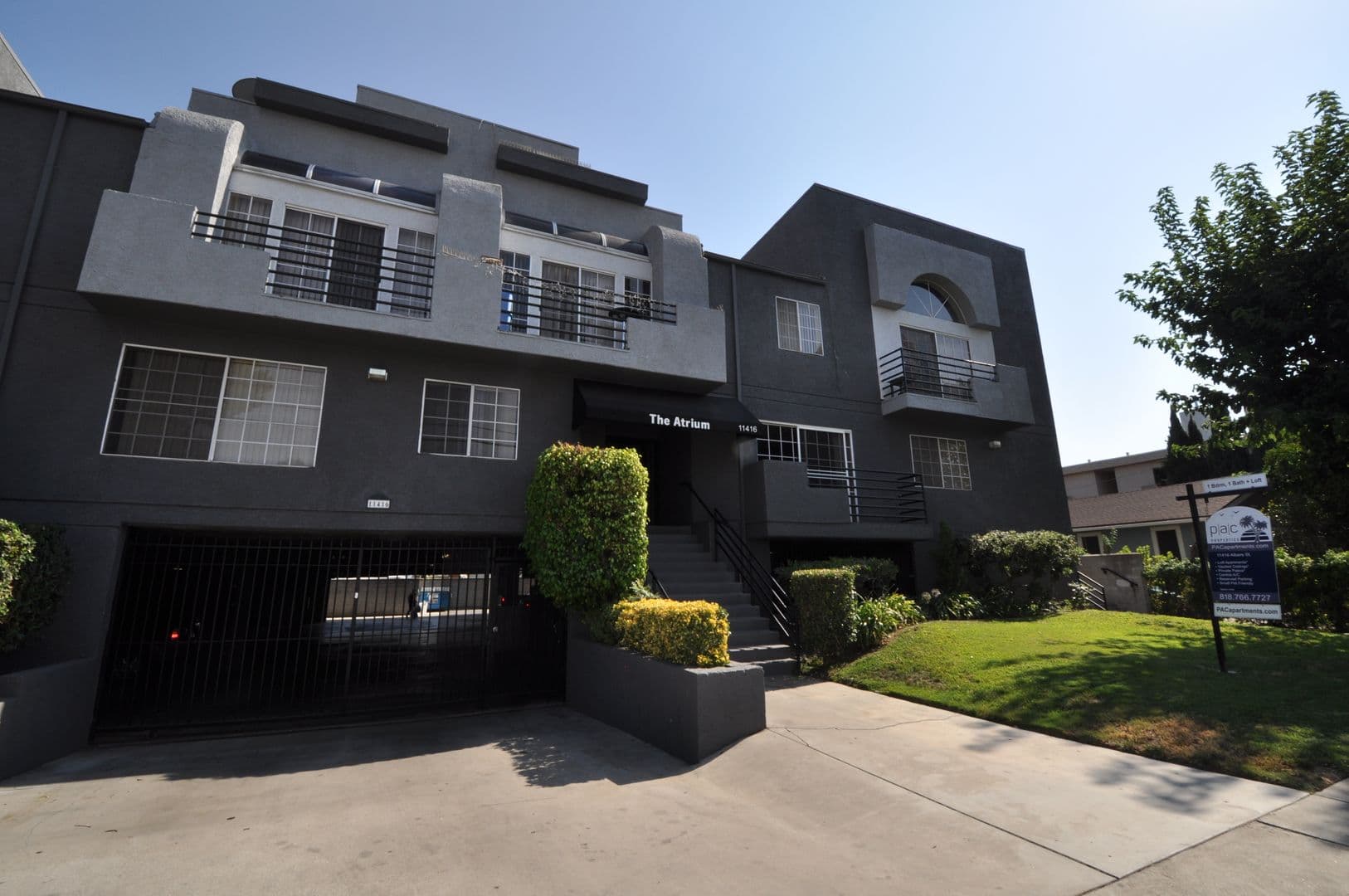 North Hollywood Apartment: 11416 Albers Street
