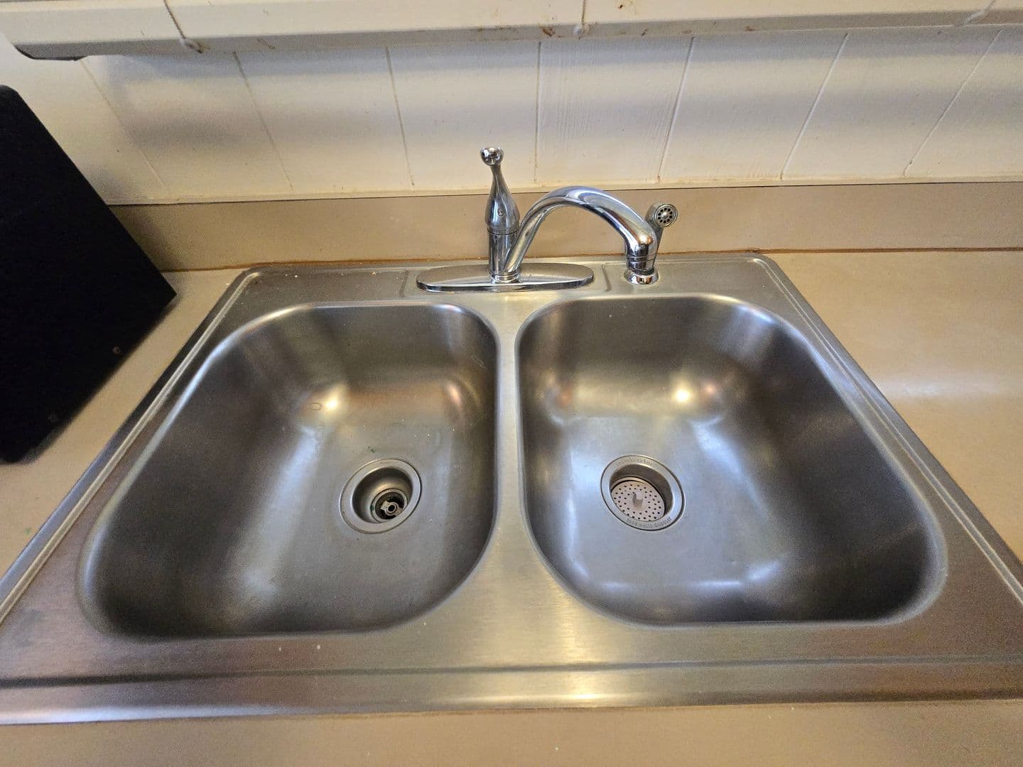 Honolulu Apartment: 5340 Uhiuhi Street