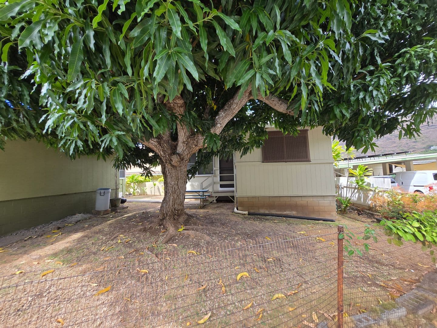 Honolulu Apartment: 5340 Uhiuhi Street