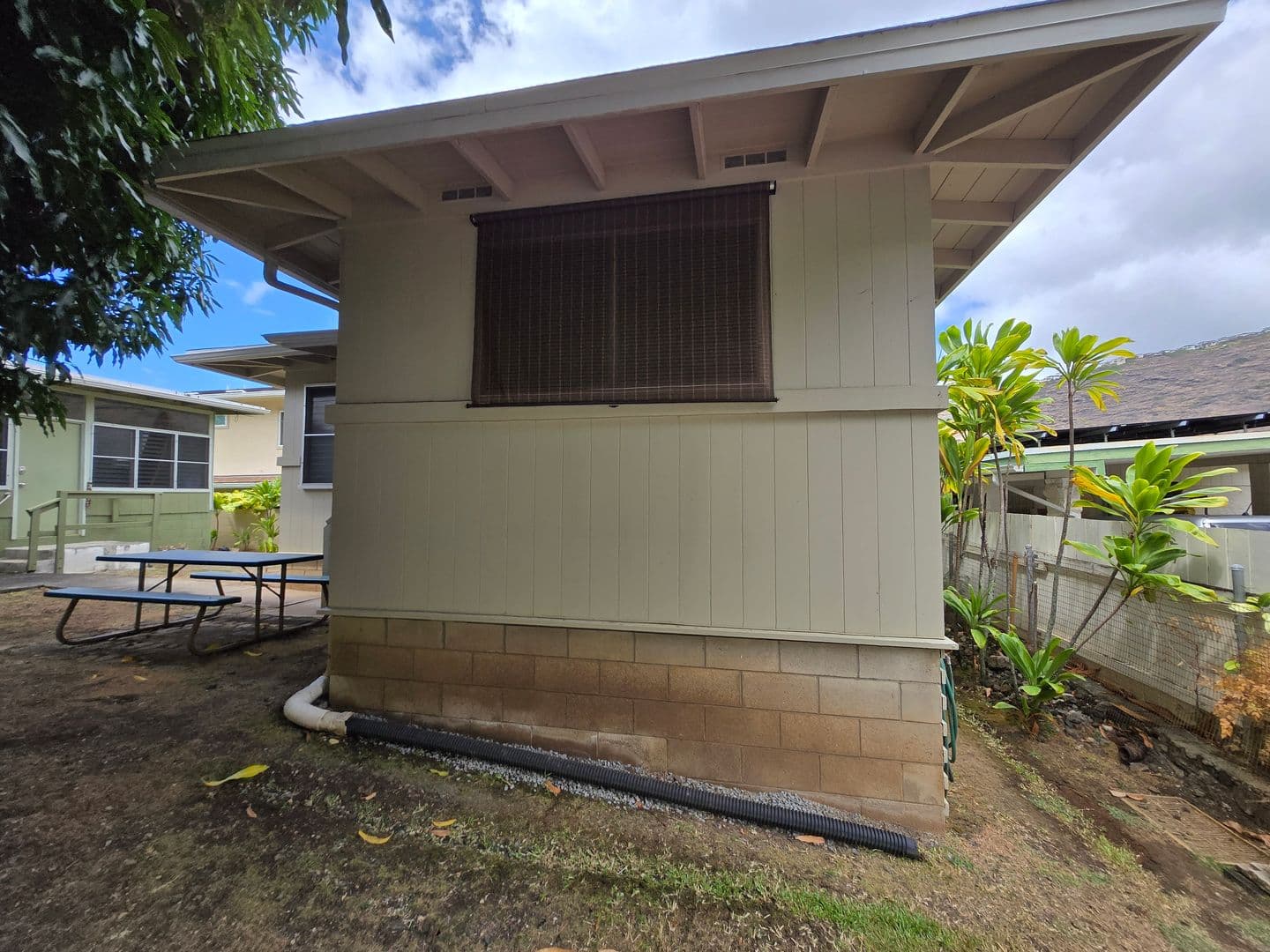Honolulu Apartment: 5340 Uhiuhi Street